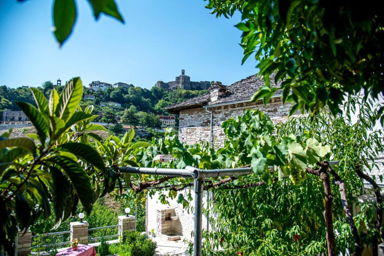 Guest House Garden Gjirokastër Eksteriør billede