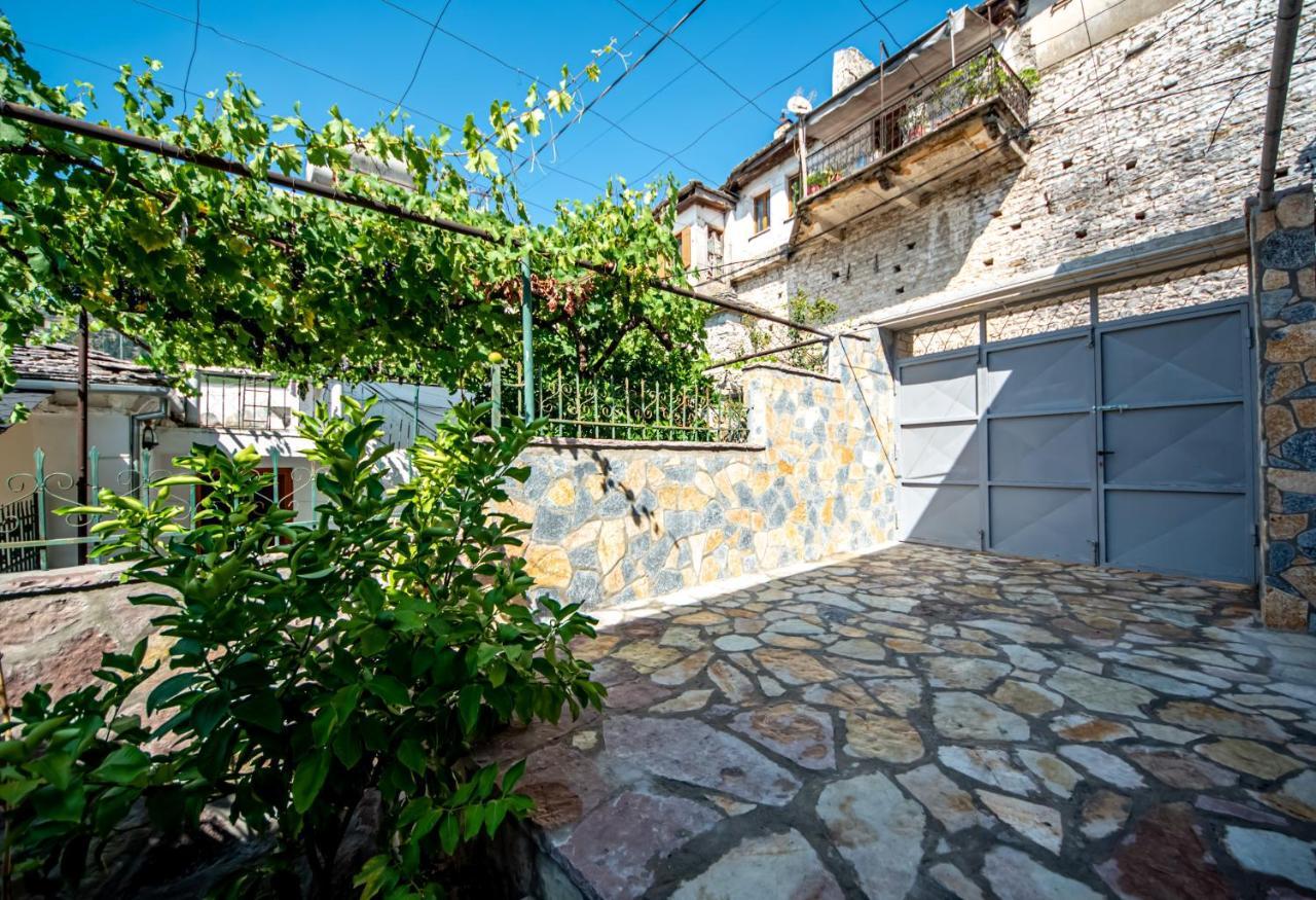 Guest House Garden Gjirokastër Eksteriør billede